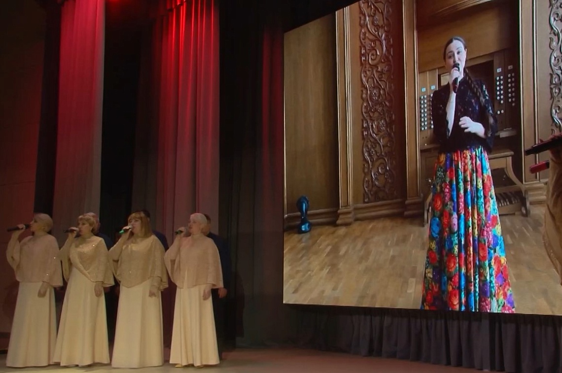 Заслуженная артистка Пензенской области Марта Серебрякова приняла участие в фестивале солдатской песни в Оленегорске